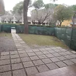 Cozy Flat With Shared Pools And Private Garden Апартаменти *