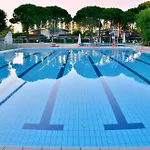 Cozy Flat With Shared Pools And Private Garden * Бібіоне
