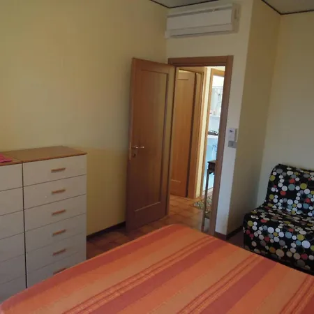 Cozy Flat With Shared Pools And Private Garden Апартаменти