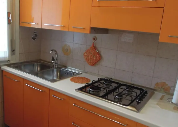 Cozy Flat With Shared Pools And Private Garden Бібіоне