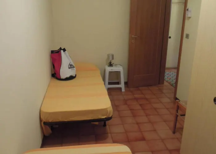 Cozy Flat With Shared Pools And Private Garden Бібіоне