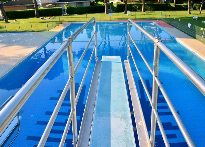 Cozy Flat With Shared Pools And Private Garden Апартаменти