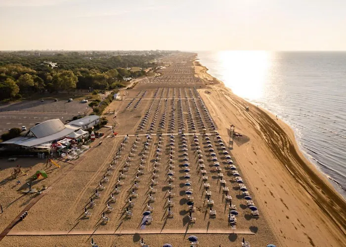 Cozy Flat With Shared Pools And Private Garden * Бібіоне